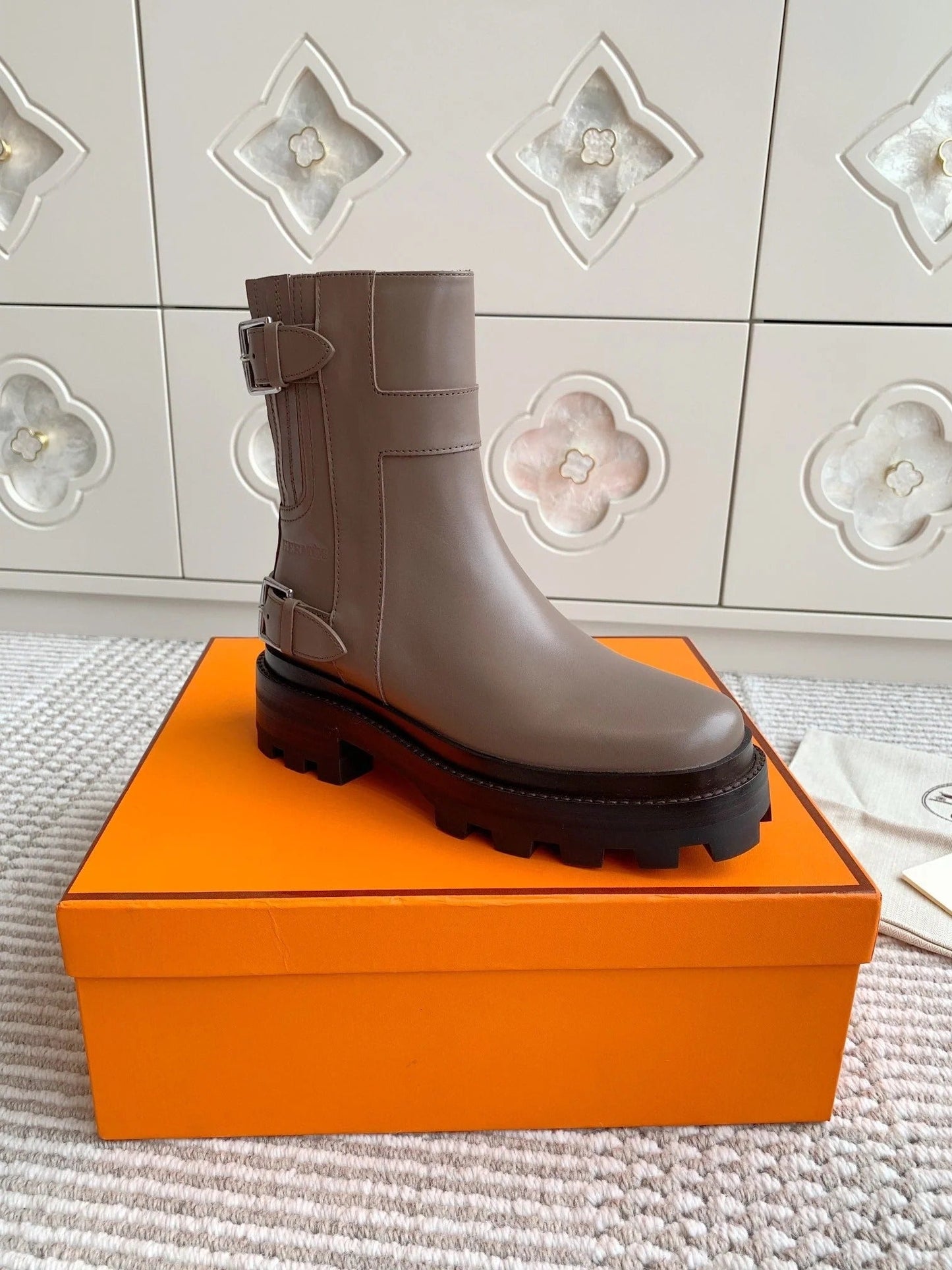 HM JAIME ANKLE BOOT IN CEDAR BROWN CALFSKIN
