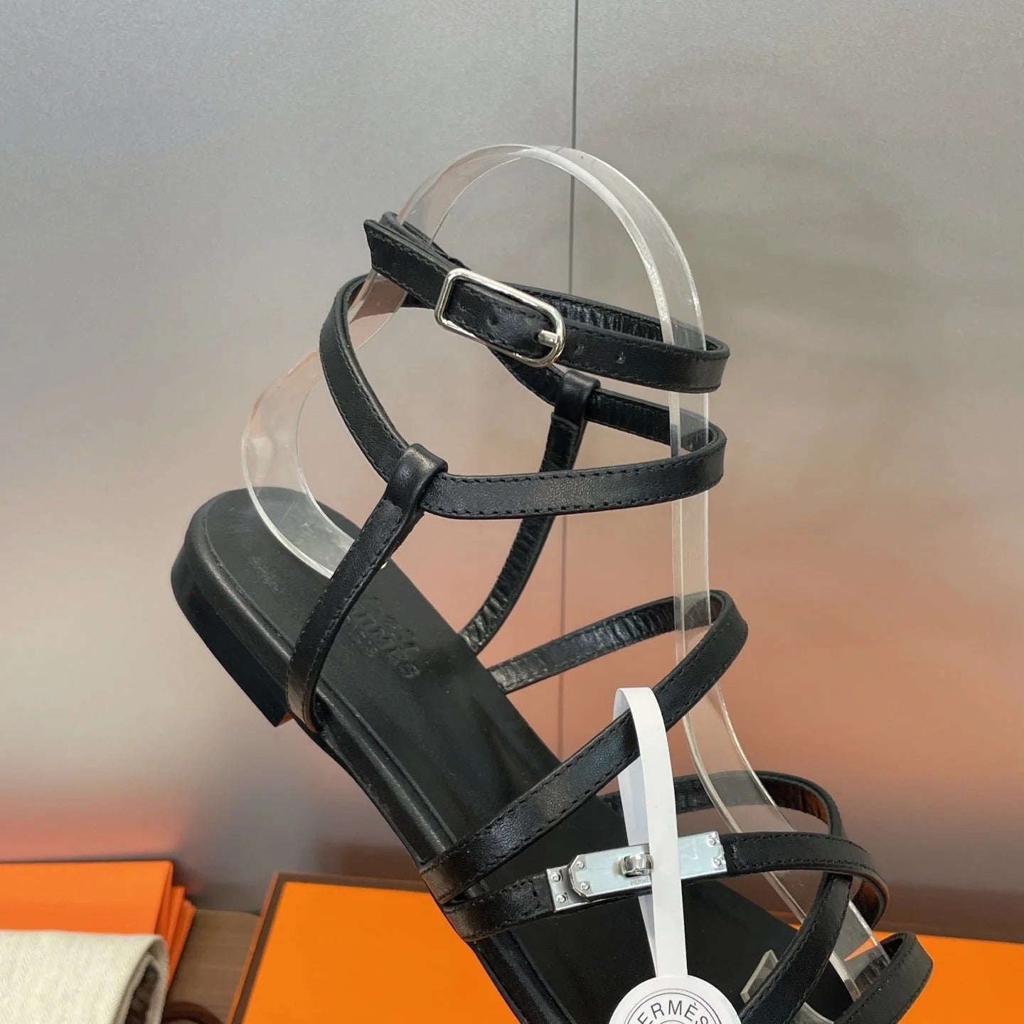 HM 26ss Kelly Sliver Buckle Sandals Black Calfskin 607161